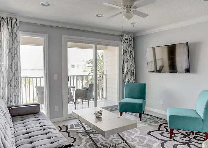 410-Gorgeous Views, Waterfront, Wifi, Pool And Close To Bucs Stadium